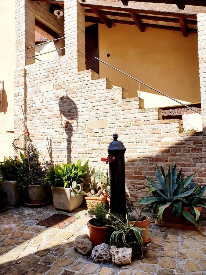 "Affittacamere Al Castello" Tavullia Exterior foto